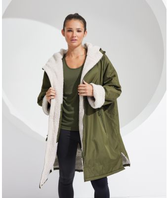 TriDri&reg; All-seasons waterproof changing robe